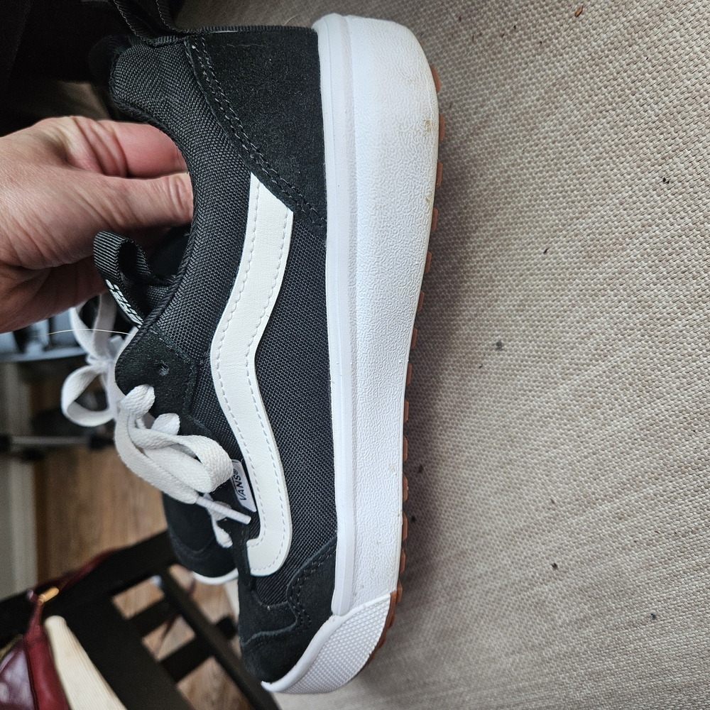 Vans Black and White Sneakers - Picture 2 of 8